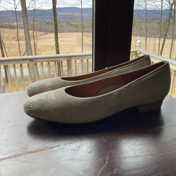 Luxury German comfort flats. Clean suede and in new condition.  7.5 US size. - Picture 5 of 9